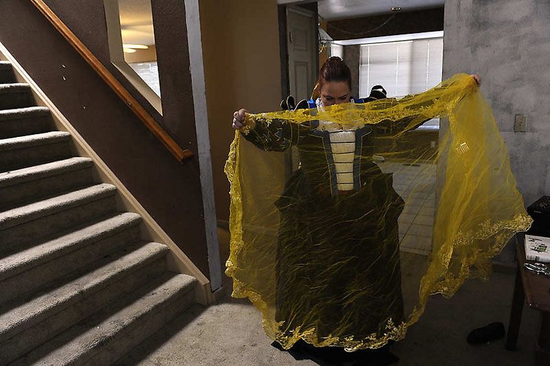 Американка пошила костюм італійської куртизанки 16 століття