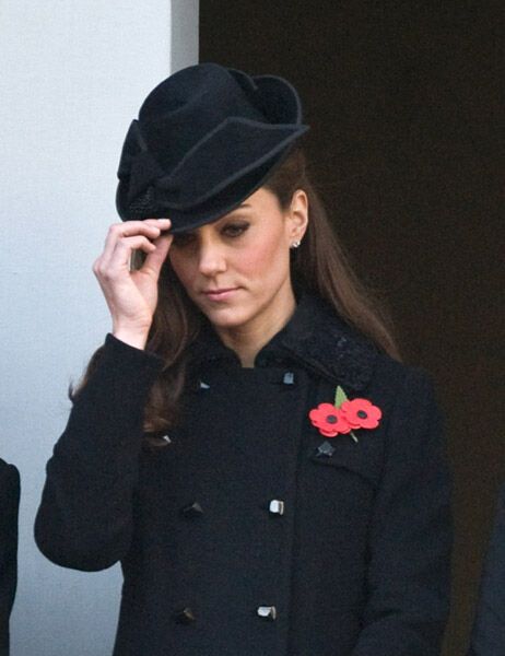 Королевская семья чтит память погибших