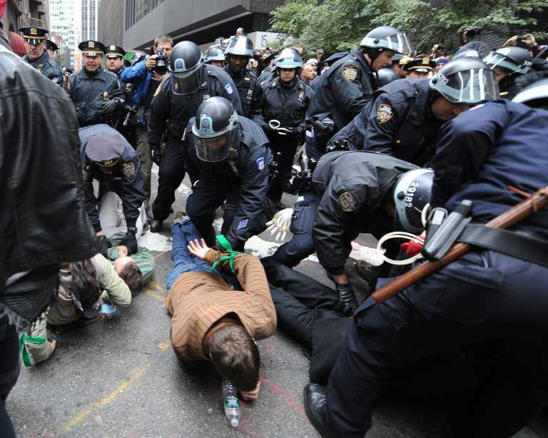Захопи Уолл-Стріт: у США масові арешти, є поранені. Фото