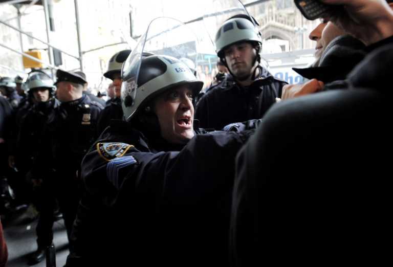 Захвати Уолл-Стрит: в США массовые аресты, есть раненые. Фото