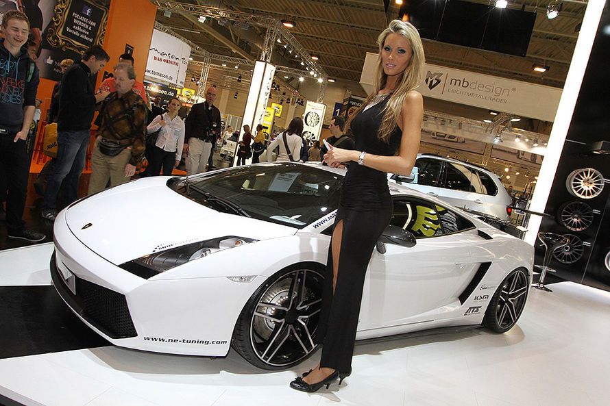 Самые горячие девушки с Эссенского моторшоу. Фото 