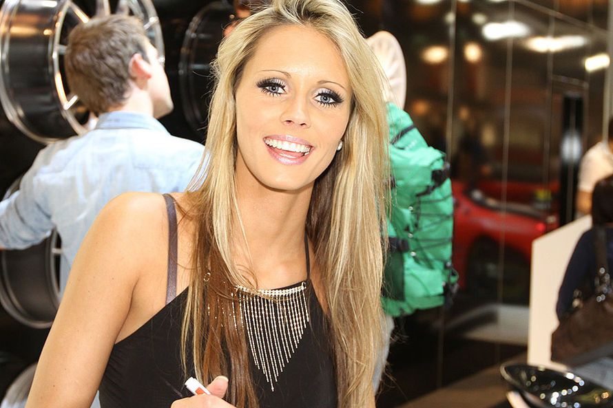 Самые горячие девушки с Эссенского моторшоу. Фото 