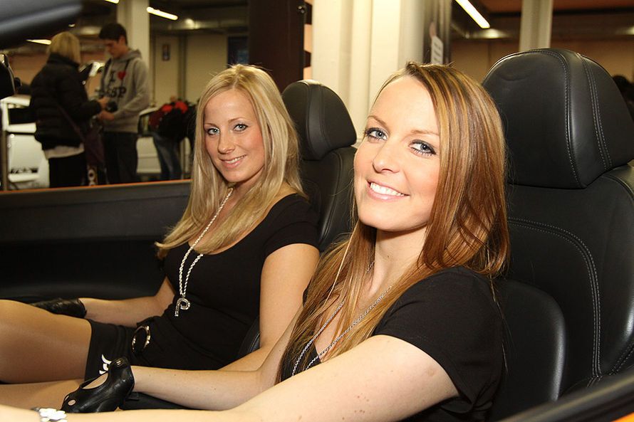 Самые горячие девушки с Эссенского моторшоу. Фото 