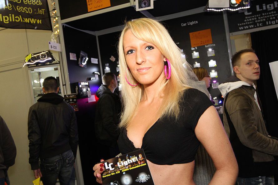 Самые горячие девушки с Эссенского моторшоу. Фото 