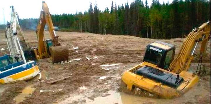 Самые зрелищные падения грузовиков. Фото