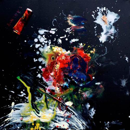 Самая молодая художница в мире продала картины на $1 млн. Фото