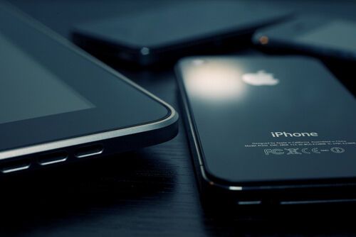 «Яблочные» натюрморты:  40 самых красивых фото с устройствами Apple