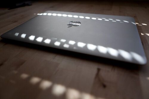 «Яблочные» натюрморты:  40 самых красивых фото с устройствами Apple