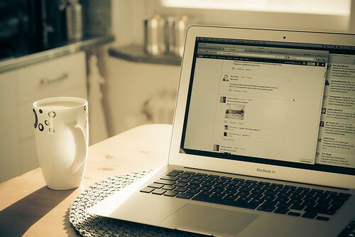 «Яблочные» натюрморты:  40 самых красивых фото с устройствами Apple