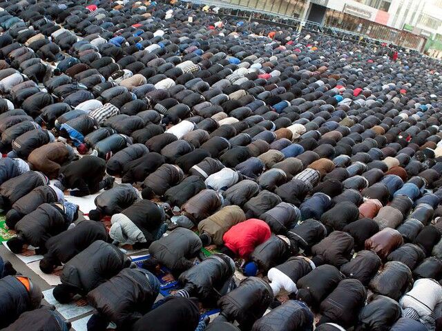 У Москві 170 тисяч мусульман відсвяткували Курбан-байрам. Фото