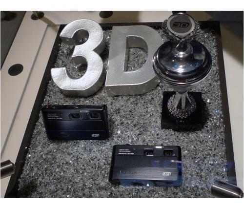 Panasonic показал свой первый 3D-фотоаппарат
