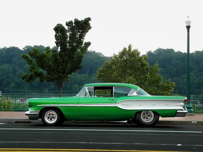 Ну очень американские машины. Фото