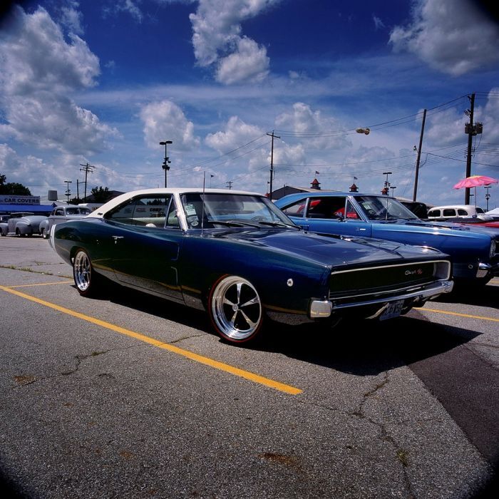 Ну очень американские машины. Фото