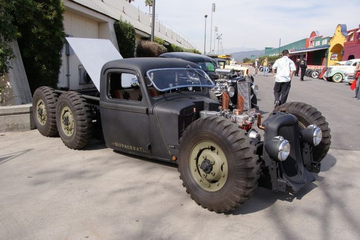 Ну очень американские машины. Фото