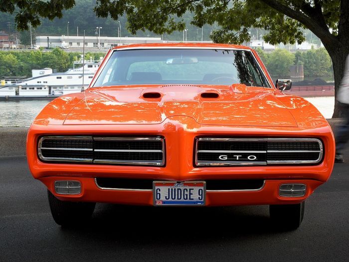 Ну очень американские машины. Фото