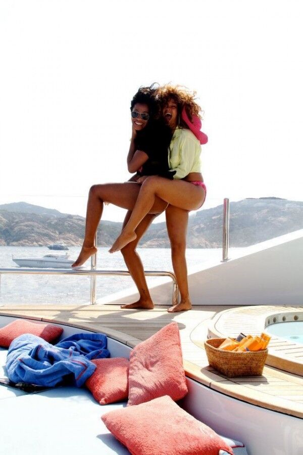 Рианна поделилась своим летом