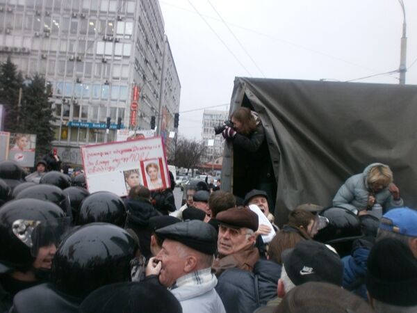 Апелляция Тимошенко: под судом пролилась первая кровь. Фоторепортаж