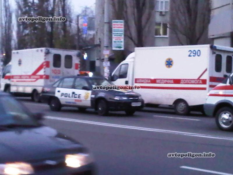 ДТП в Киеве: автобильярд на Левобережной. Фото, видео  