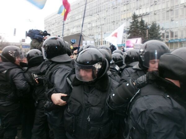 Між міліцією і прихильниками Тимошенко сталася сутичка. Додано фото