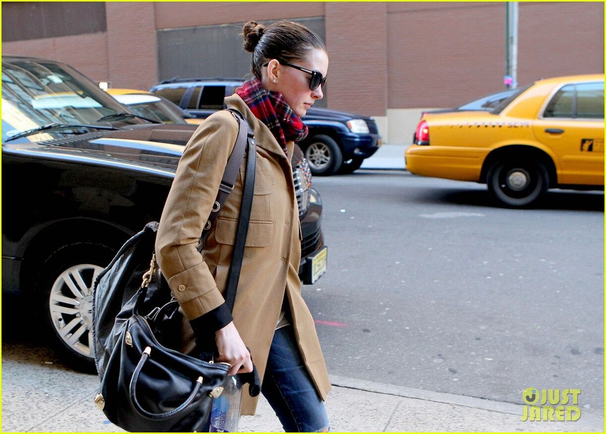 Хэтэуэй навестила родителей 