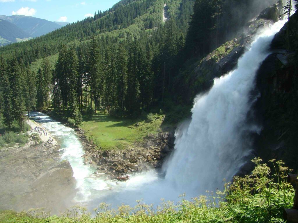 Самый высокий водопад Европы