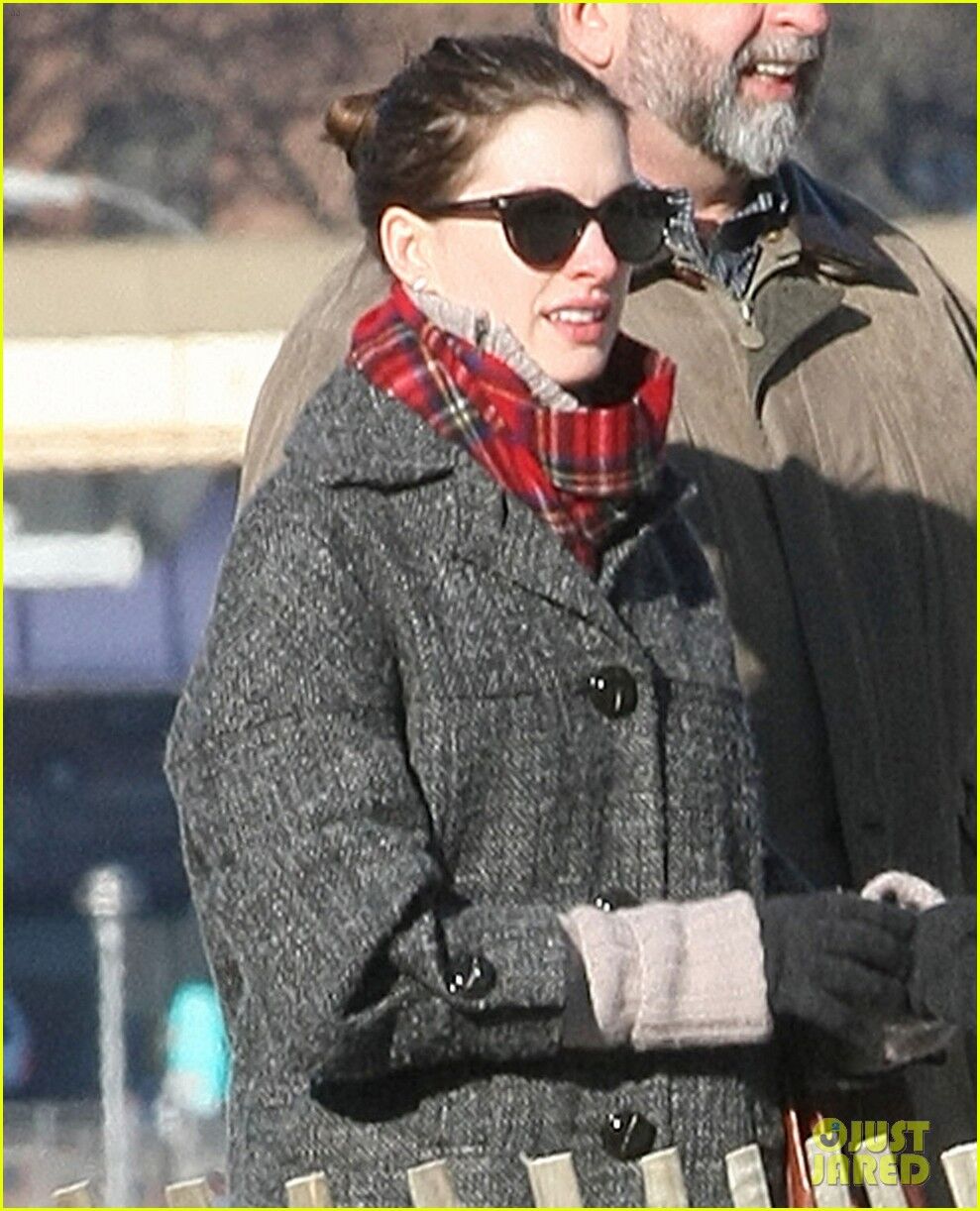 Хэтэуэй навестила родителей 