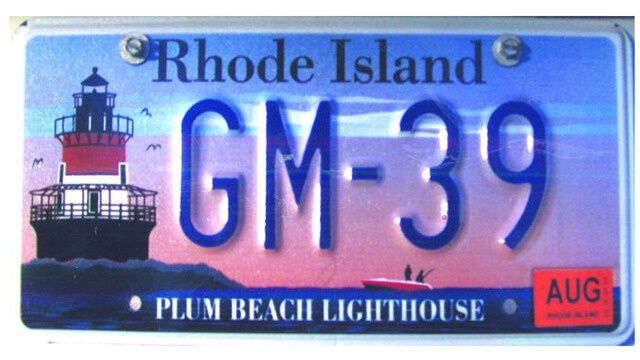 Названы 12 самых красивых автомобильных номеров. Фото