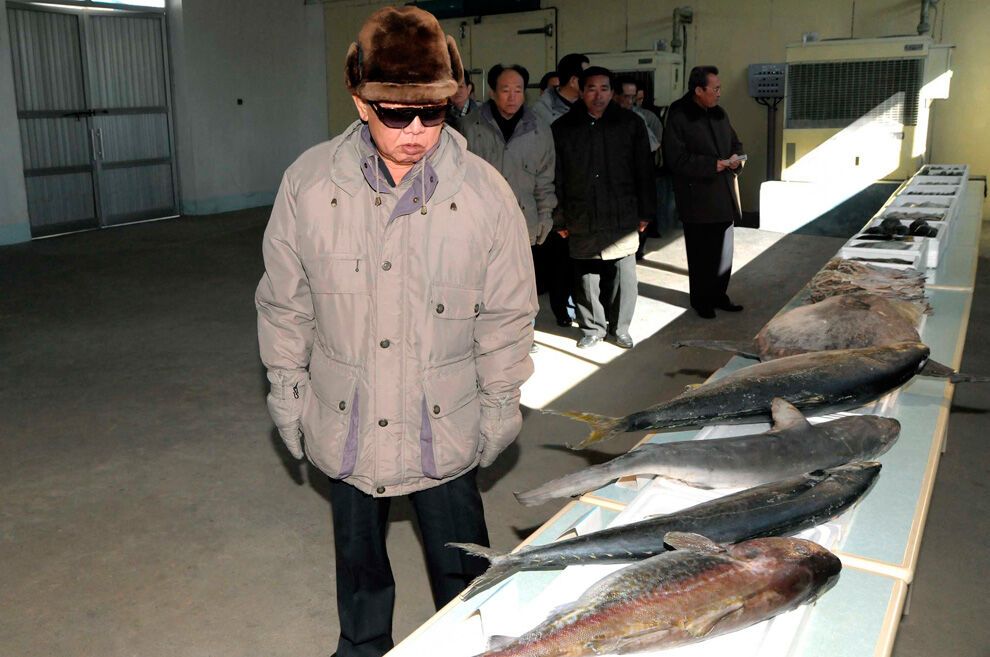 Кім Чен Ір у верстата