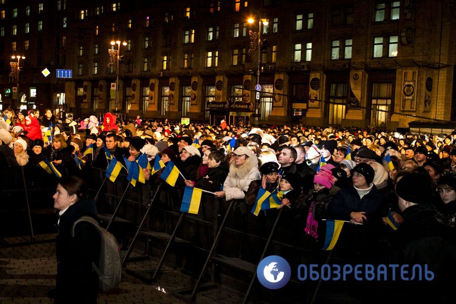 Как в Киеве главную елку открывали. Фото