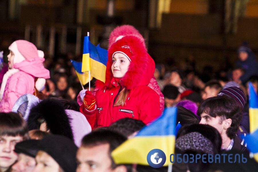 Как в Киеве главную елку открывали. Фото