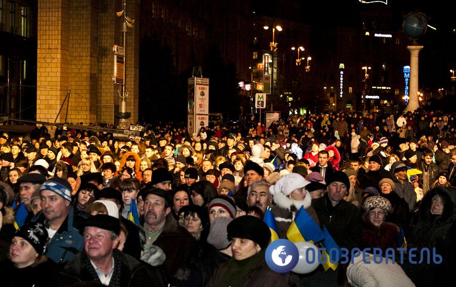 Как в Киеве главную елку открывали. Фото