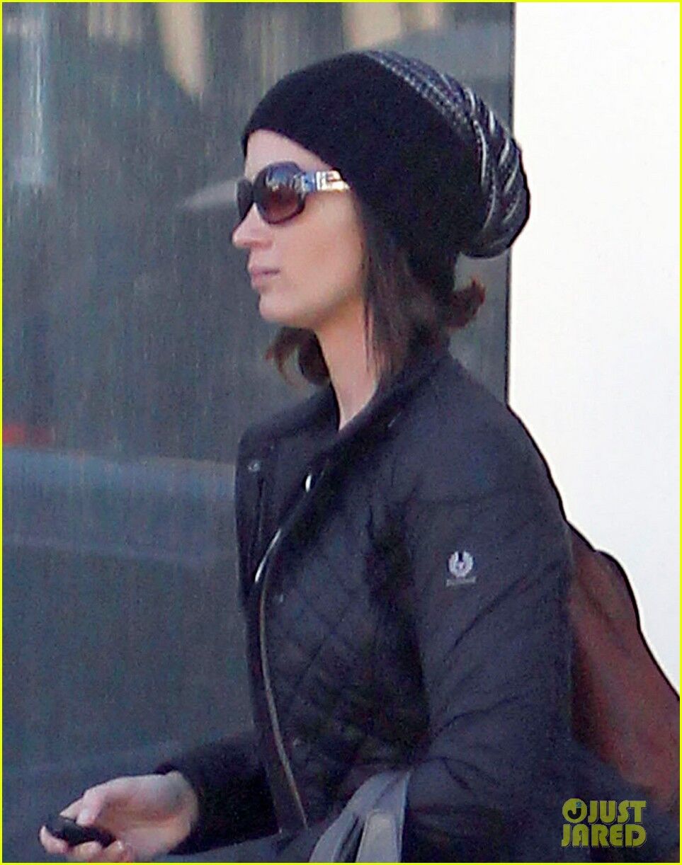 Блант не тратит время даром