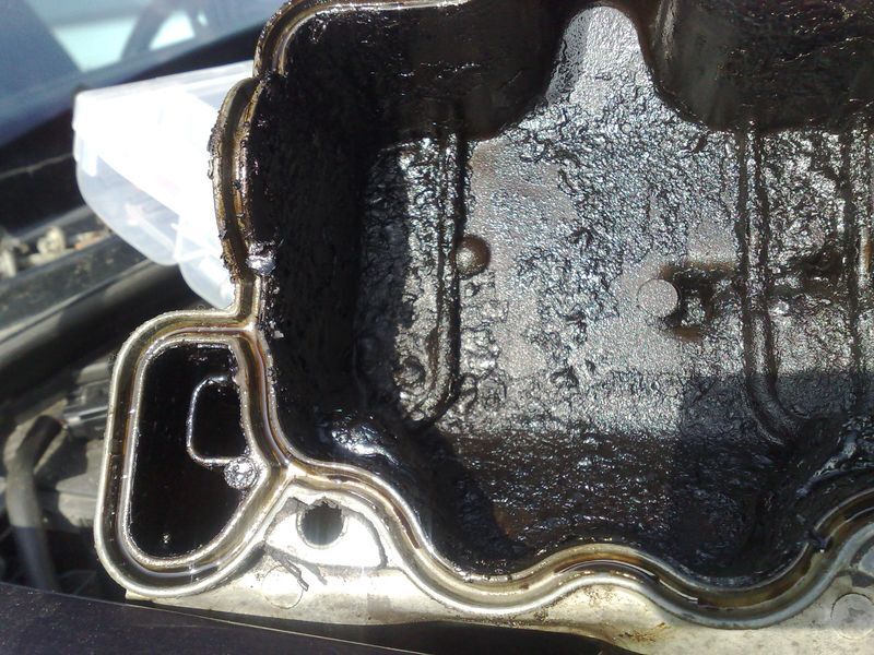 Что  моторное масло делает с двигателями машины. Фото 