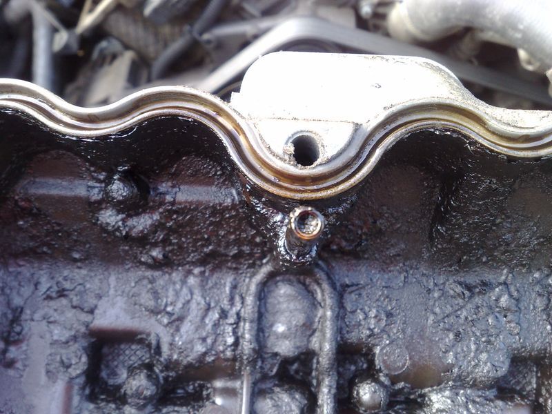 Что  моторное масло делает с двигателями машины. Фото 