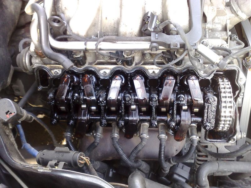 Что  моторное масло делает с двигателями машины. Фото 