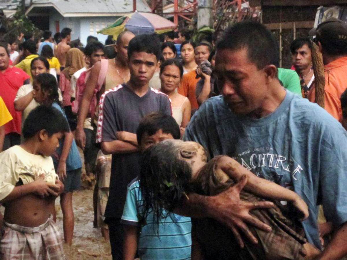 Филиппины на грани гуманитарной катастрофы после тайфуна Уоши?