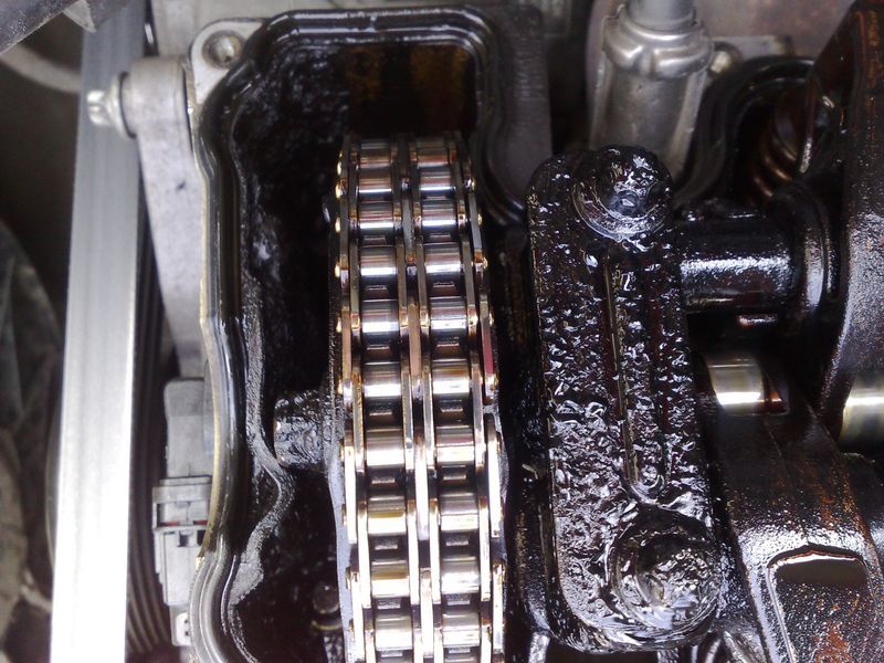 Что  моторное масло делает с двигателями машины. Фото 