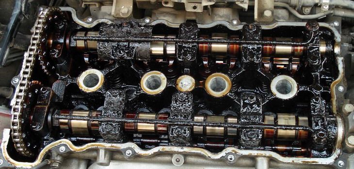Что  моторное масло делает с двигателями машины. Фото 