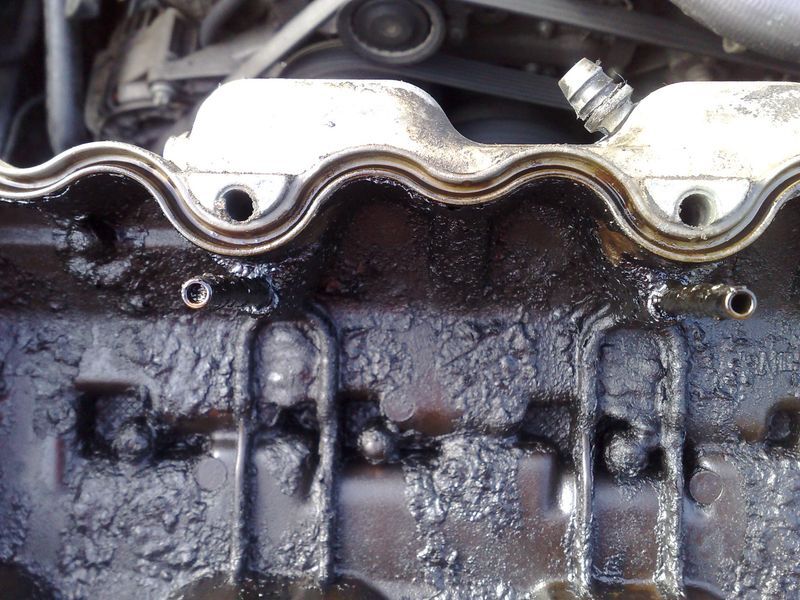 Что  моторное масло делает с двигателями машины. Фото 