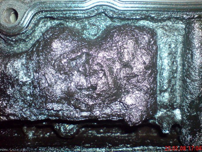 Что  моторное масло делает с двигателями машины. Фото 