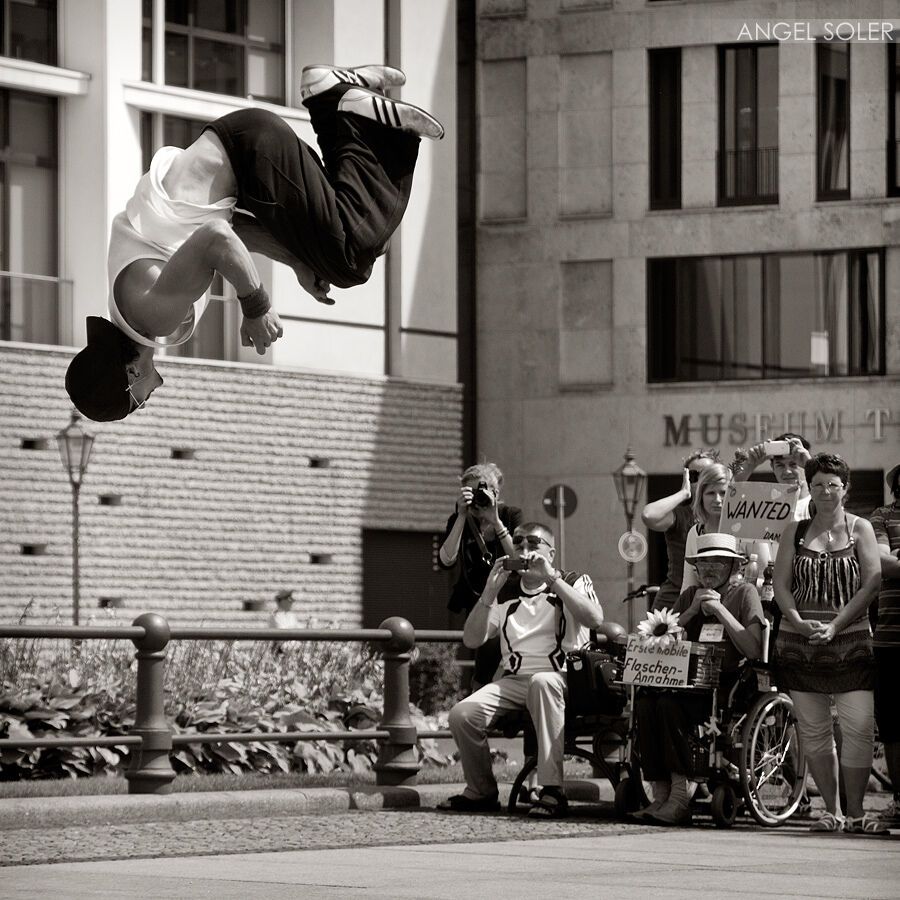 Танцюристи в стилі Брейкинг-данс