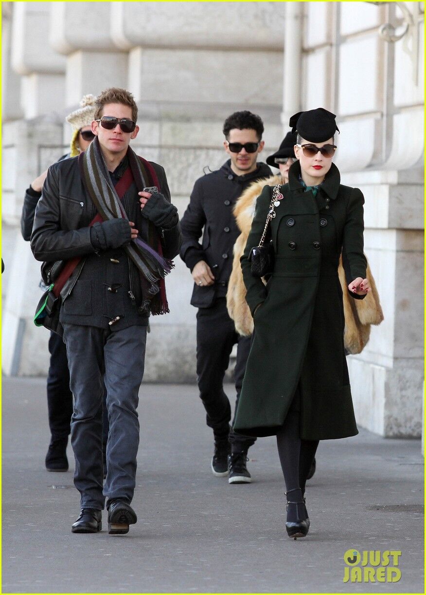 Фон Тиз отдыхает в Париже