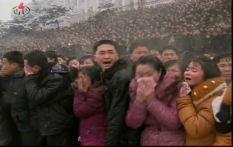 Похороны вождя: корейцы рыдают и пророчат Ким Чен Иру "вечную жизнь". Фото, видео