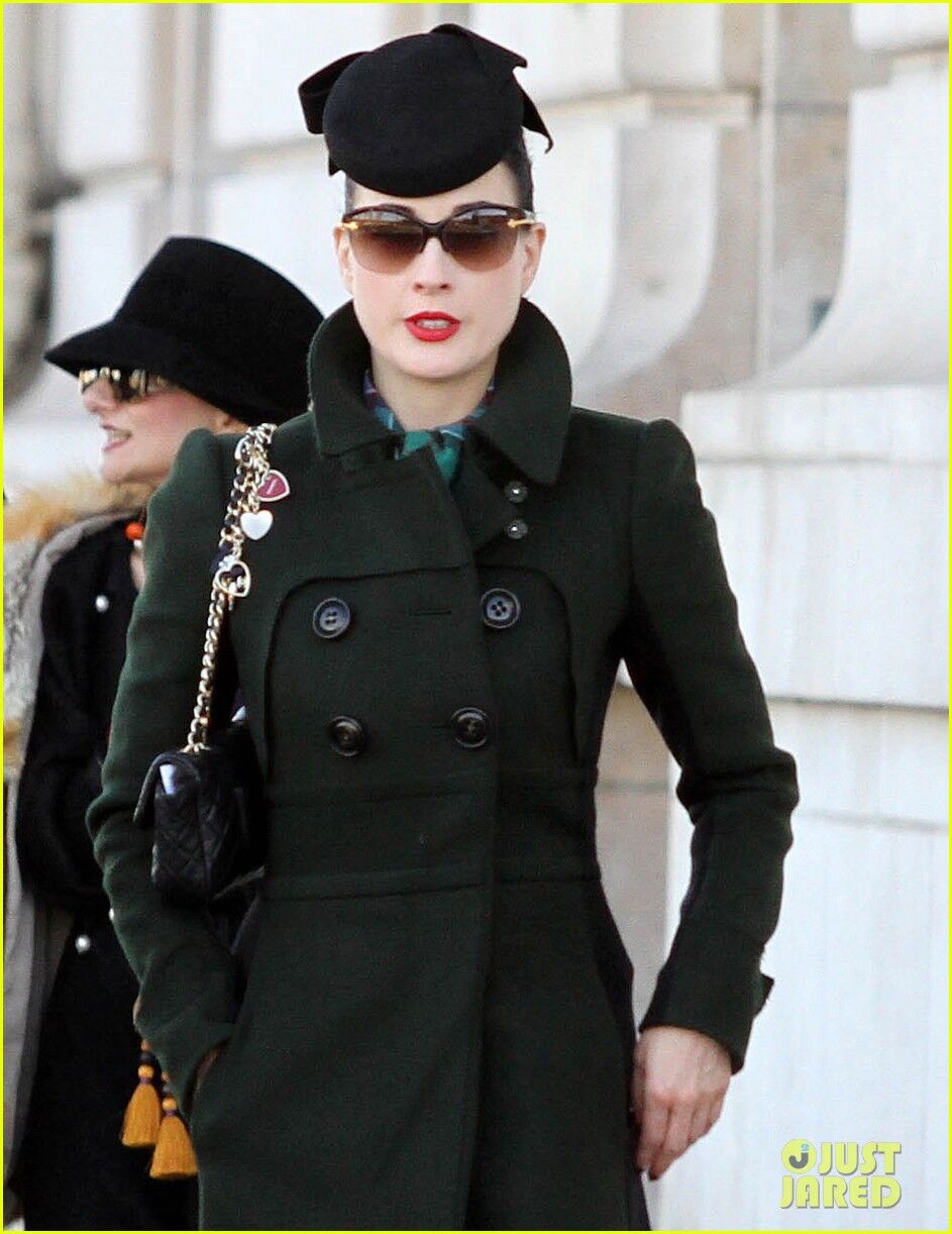 Фон Тиз отдыхает в Париже