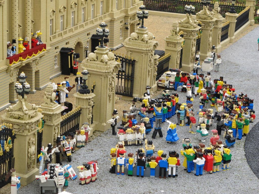 События 2011 года в Lego-интерпретации