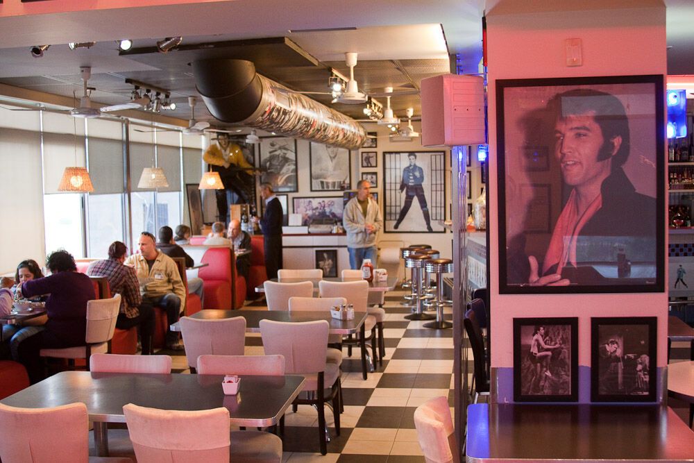 Кафе "Elvis" в Ізраїлі