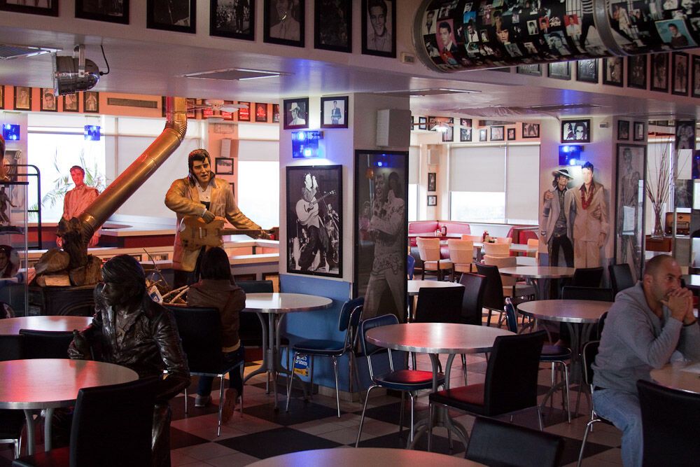 Кафе "Elvis" в Ізраїлі