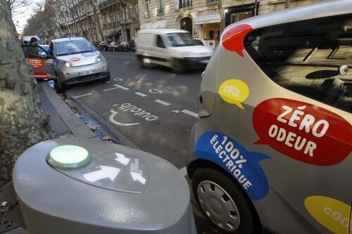 Париж перешел на электромобили. Фото, Видео 