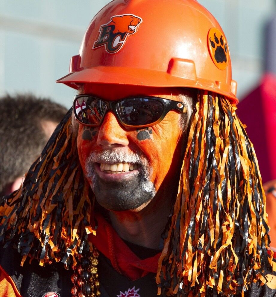 Безбашенные футбольные фанаты