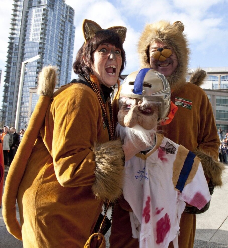 Безбашенные футбольные фанаты